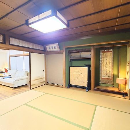 Base Osaka Lägenhet Exteriör bild